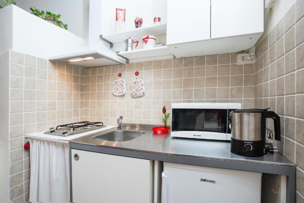 Moro Magenta 5 Casa E Appartamento Per Vacanze Рим Экстерьер фото